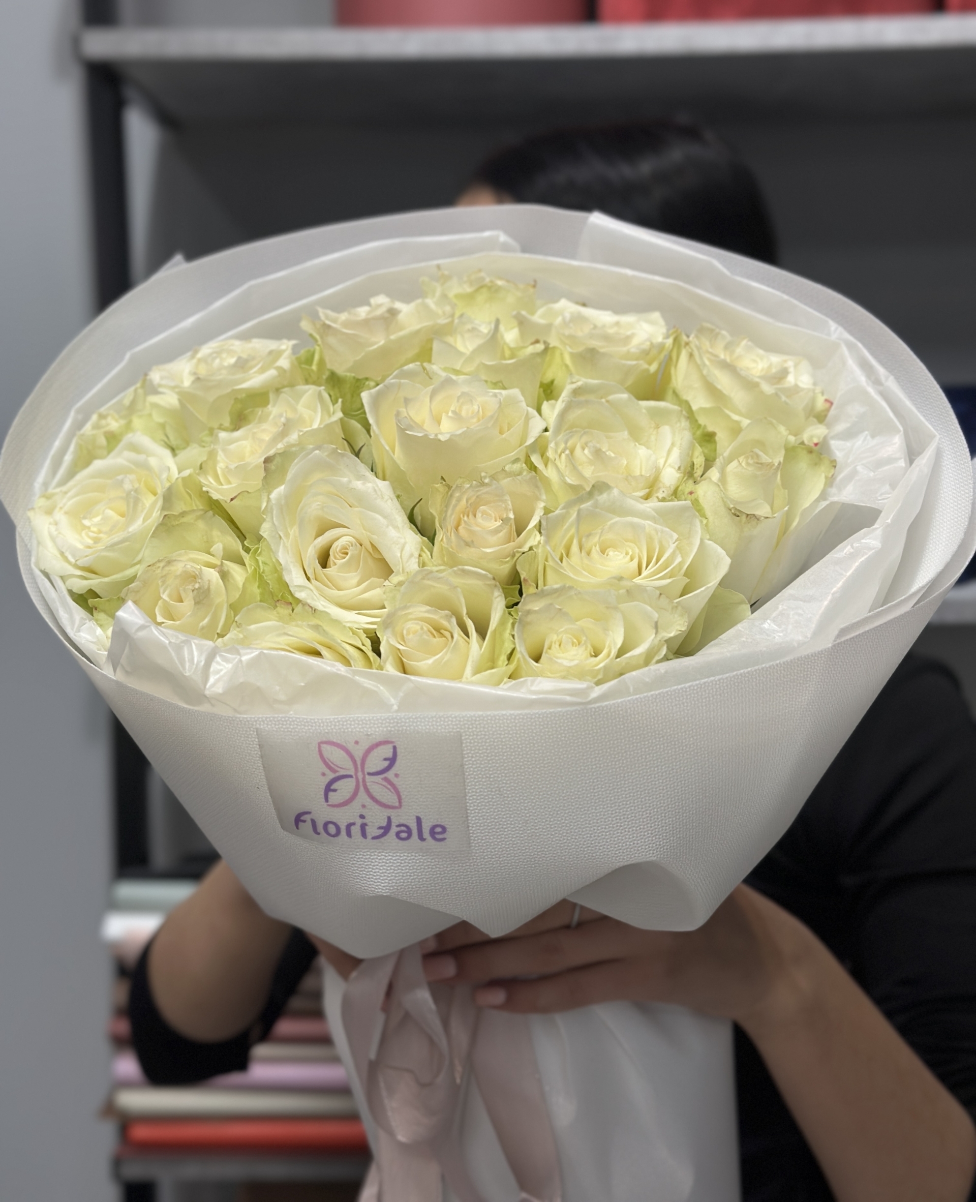 buket-roz-angel:-tonkaya-grany-mezhdu-krasotoy-i-svetom